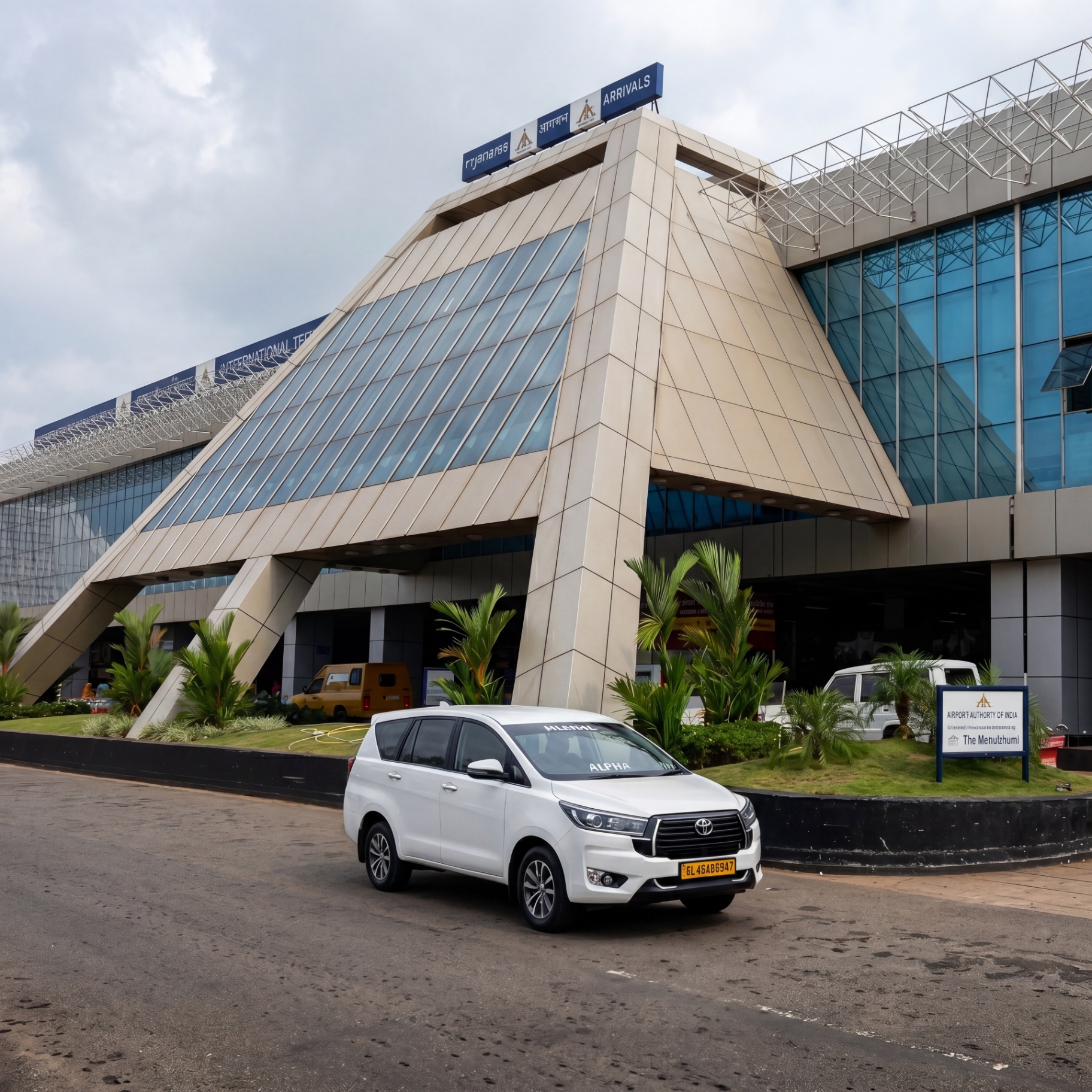 Calicut International Airport pickup with premium Toyota Innova Crysta